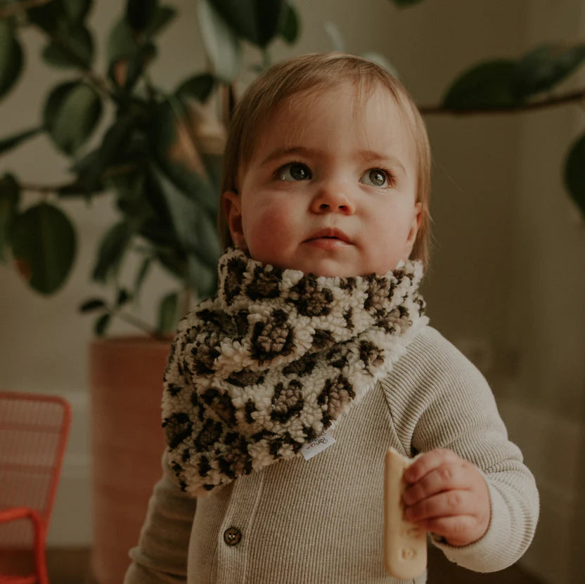 Cache cou en velours - rien que des bêtises