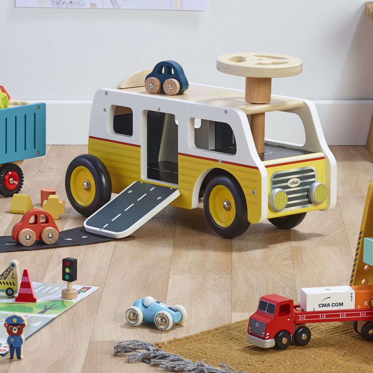 Vilac - Porteur Van-garage en bois – avec rampes et voitures - 1 an+